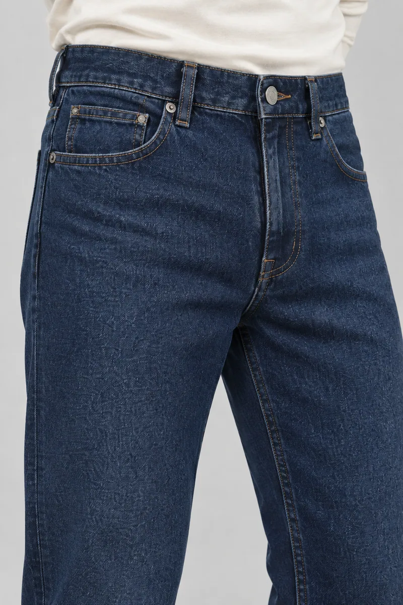6004 Beş Cepli Düz Paça Denim, İndigo — Detay (Makro · bel, coin pocket ve denim)