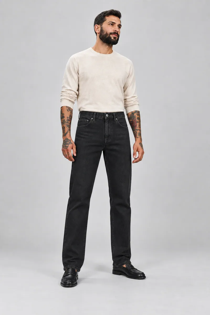 6004 Beş Cepli Düz Paça Denim, Siyah — Ön (Düz ön · geniş duruş)